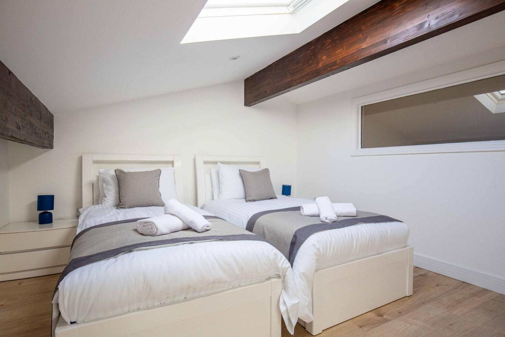 Aintree Cottage Сайренстер Экстерьер фото