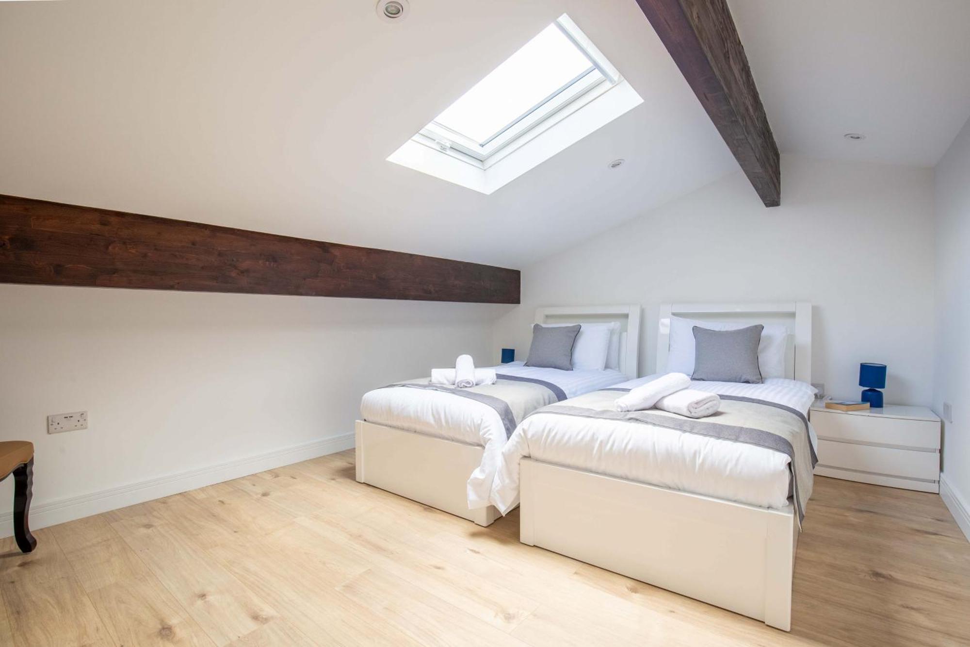 Aintree Cottage Сайренстер Экстерьер фото