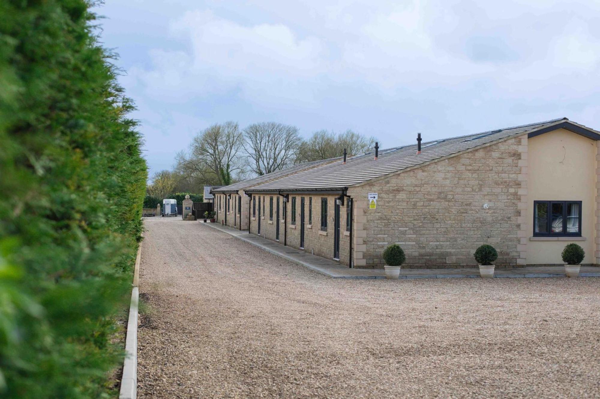 Aintree Cottage Сайренстер Экстерьер фото